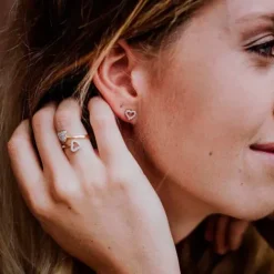 Julie Julsen Ohrringe-Amore Ohrstecker Herz Gold - JJER0329.3