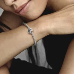 Pandora (Kette mit) Herz-Familie Für Immer Verschlungenes Herz Charm - 791507C00